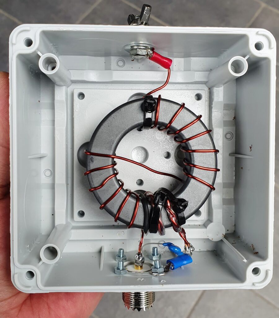 HB3XUC end Fed Antenne 1:64 im Gehäuse