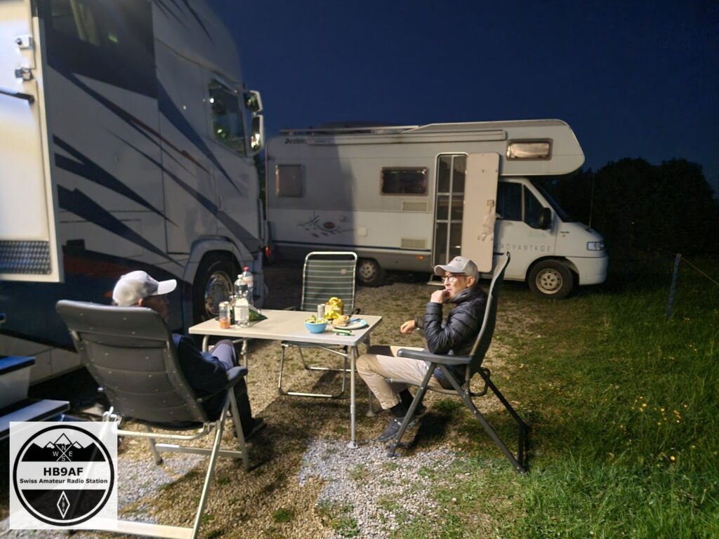 HB9AF Camp auf dem Nollen am Freitagabend mit Wohnmobilen vor dem Helvetia Contest 2026