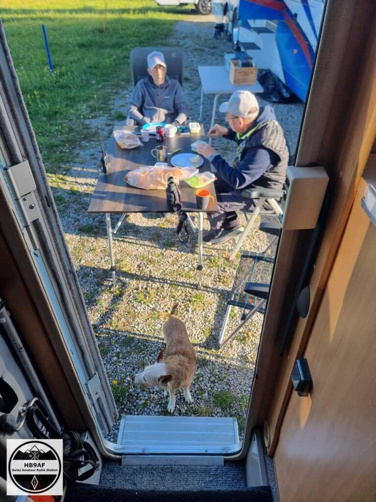 Antennenaufbau auf dem Nollen mit Langdraht-Antenne für den Helvetia Contest 2026