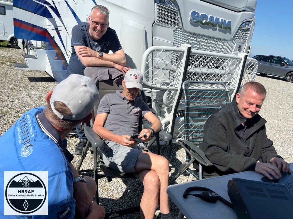 HB9AF und HB9NL gemeinsam auf dem Nollen während des Helvetia Contest 2026