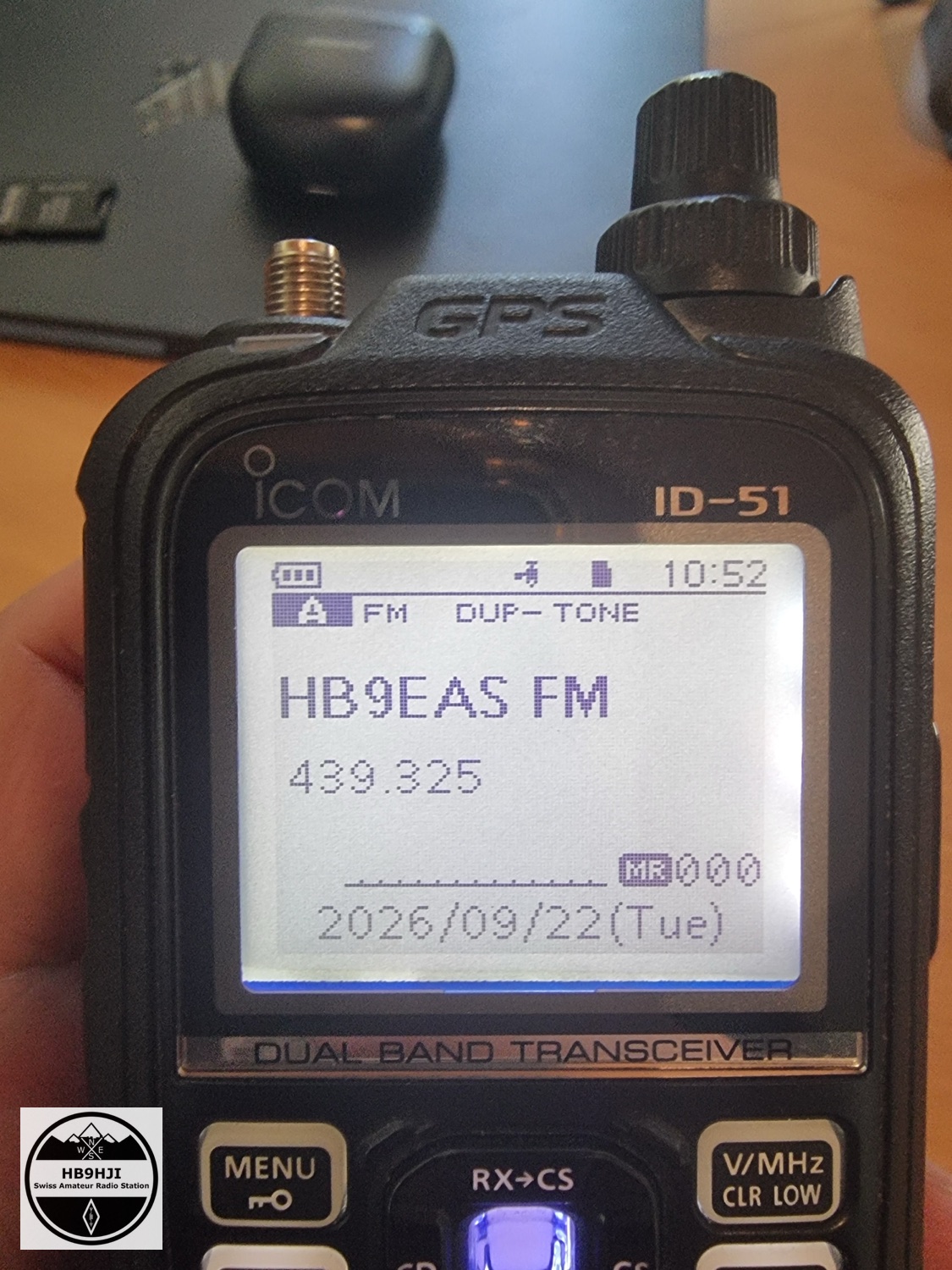 Bank B: «HB9EAS FM» mit Ablage und CTCSS, alles im Display
