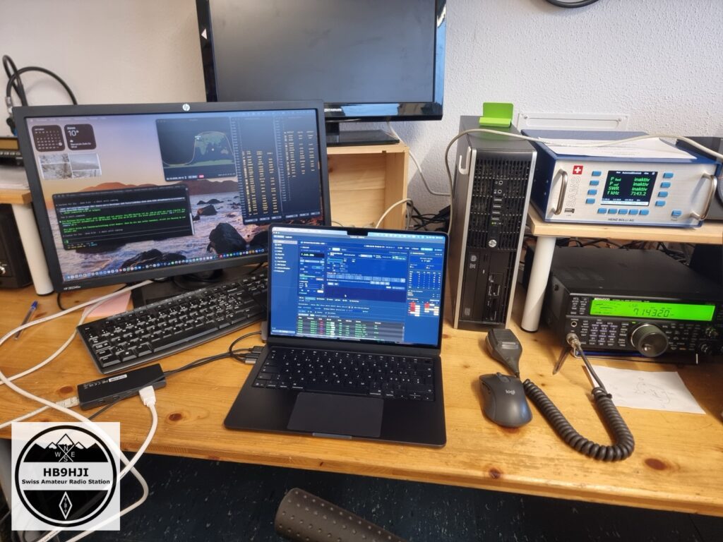 Der Arbeitsplatz: MacBook Air mit Ham-Tools, TS-590S und der SAMS-Tuner